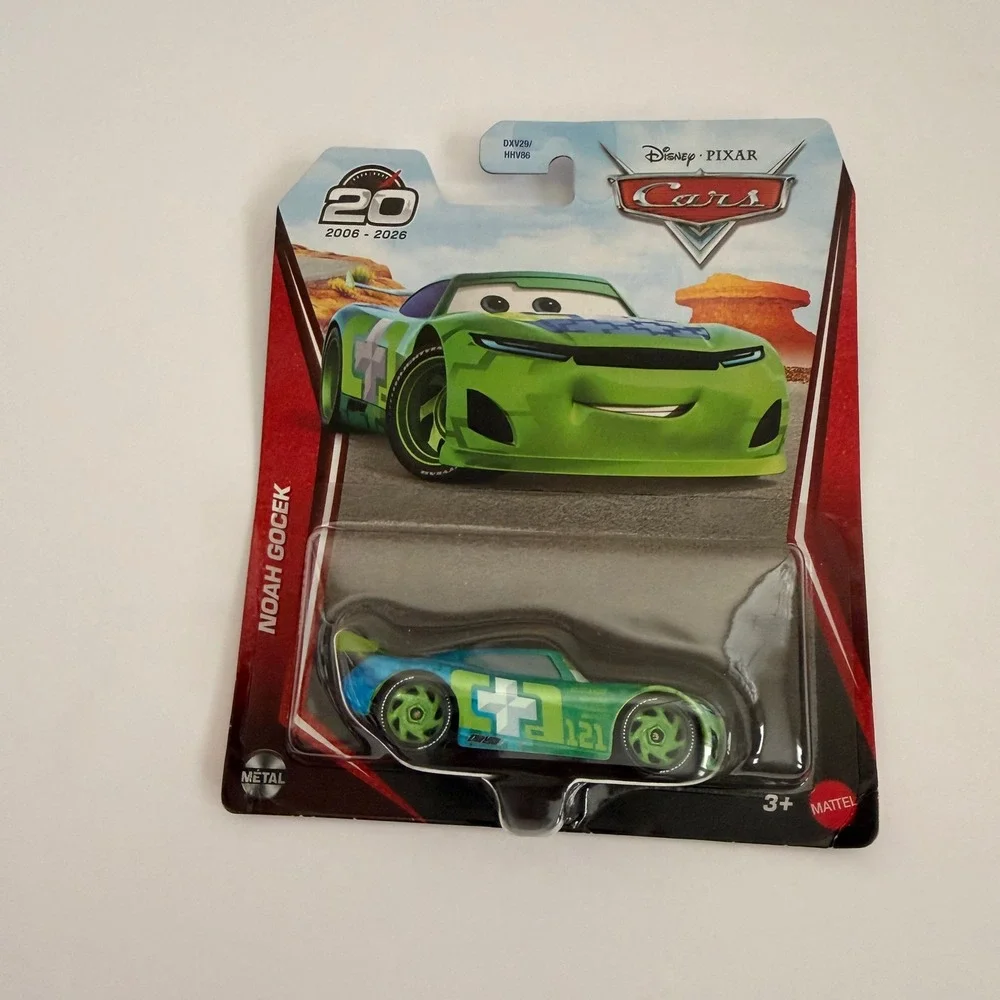 Disney Pixar Cars Noah Gocek Clutch Aid 121 Diecast 20th Anniversary Mattel Toy